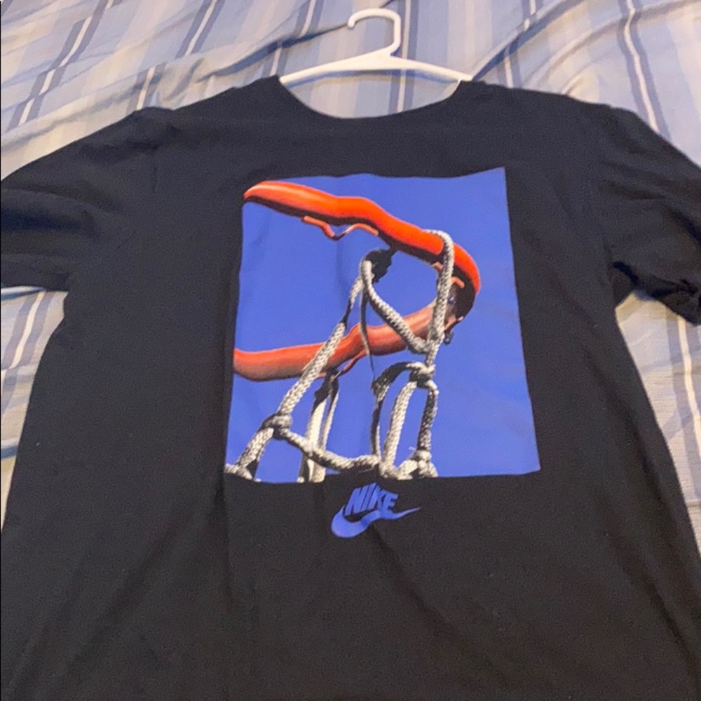 Nike Basketball hoop black tee